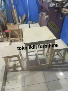 Meja cafe ukuran 50x50x75