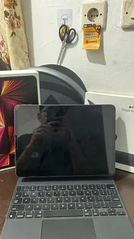 Ipad Pro M1 + Magic Keyboard Apple