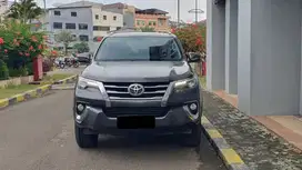 Toyota Fortuner 2.4 VRZ Diesel AT Abu Facelift Doubledisk 2018 Low KM