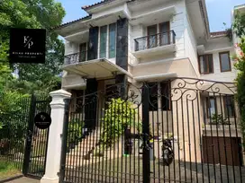 Dijual rumah mewah luas ada kolam renang dan lift di pondok indah deka
