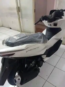 HONDA PCX 160 CBS PUTIH