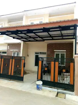 Rumah Indent, Strategis dan Terawat 2 Lantai Free Design