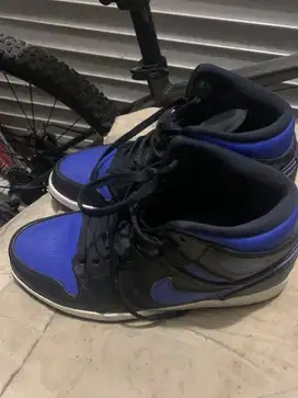 Nike Air Jordan 1 Mid Royal Blue