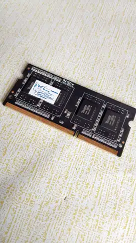 RAM 4 Gb DDR3L 1600 Merk Team, Msh Bagus, Bekas Intel Nuc, Depok Timur