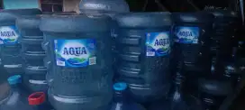 Galon kosong merek aqua