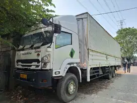 Isuzu GiGa FVM 285PS Tronton 6×2 Wingbox 9.7m Bio solar Euro2 Turbo
