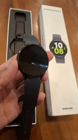 Samsung Galaxy Watch 5 44mm Black perlu Ganti LCD