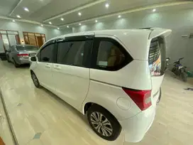 Honda Freed 2010 Bensin