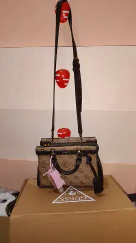 GUEES preloved ori counter guess