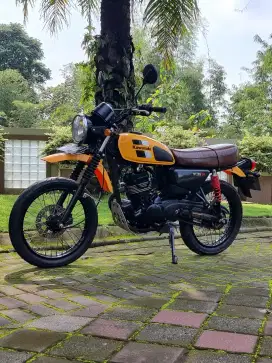 Kawasaki W175 TR warna Kuning thn 2021 Odo 17rb Koko Motor