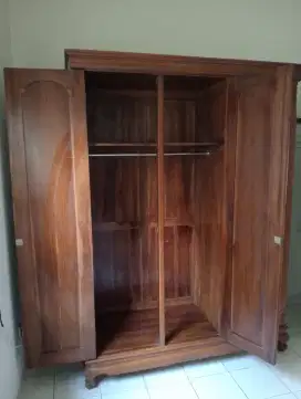 Di Jual Lemari Pakaian Jati .