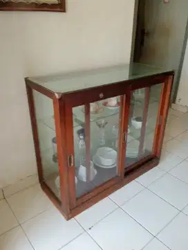 Di Jual Lemari Hias Jati .