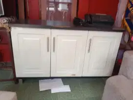 Lemari tv putih