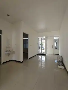 Rumah Minimalis Siap Huni di Taman Kopo Indah 5