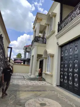 Dijual rumah mewah 2 lantai
