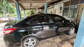 Toyota Limo 2013 Bensin
