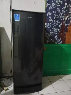 Di jual kulkas aqua 1 pintu