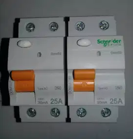Elcb/lcb schneider 2phase 25a 2pcs baru