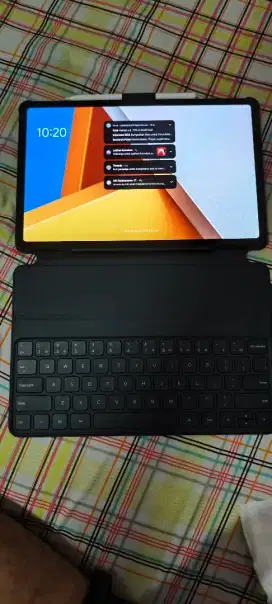 Poco Pad lengkap dengan Stylus Pen dan Keyboard