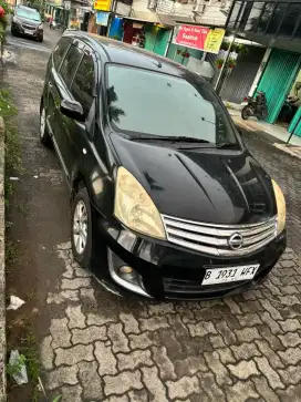 Nisan Livina istimewa