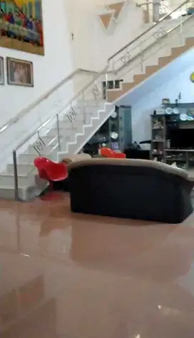 Rumah 2 Lt Full Jati & Granit Nirro di Jl. Badak Raya, Gayamsari