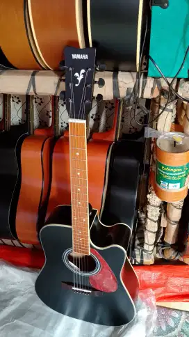 Gitar yamaha f310 akustik