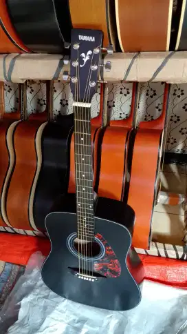 Gitar yamaha akustik f310