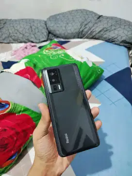 Poco f5 pro 12/256 Snapdragon 8 gen 1
