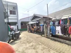 Dijual Cepat Rumah 6 Rumah  Kontrakan depan Kemang pratama