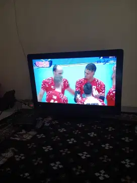 Tv sharp 32 inchi normal