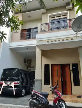 Dijual Cepat Rumah 2 lantai Kokoh dekat Jl Raya Bogor