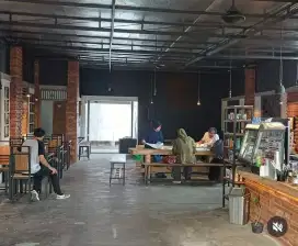 Disewakan ruang usaha strategis eks coffee shop lokasi strategis