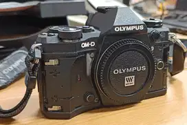 Olympus OMD EM5 Mark II – Kamera Street Favorit, Harga Nego!