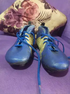 Sepatu bola anak size 34 nya Nike original