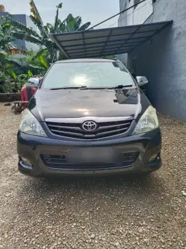 Toyota Innoa G 2.0 AT 2011