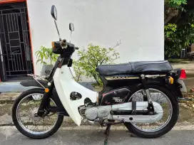 Honda Super Cub 700 , Th 1981 , hitam