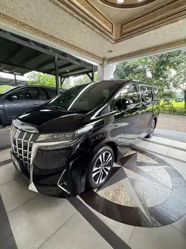 Toyota Alphard Hitam 2.5 G Bensin-AT 2022