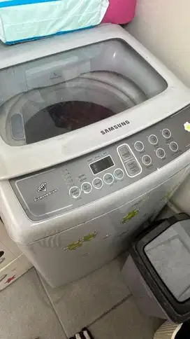 Mesin cuci bukaan atas