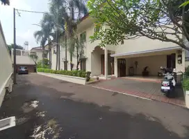 Disewakan Compound Siap Huni Area Kemang Harga Murah