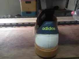 Dijual sepatu adidas