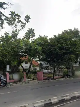 RUMAH HITUNG TANAH DI RAYA MASTRIP, LOKASI KOMERSIAL