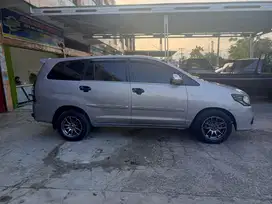 Innova G diesel matic 2015