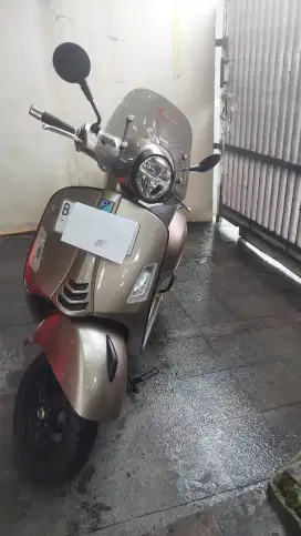 DIJUAL MOTOR VESPA PIAGGIO GTS 150