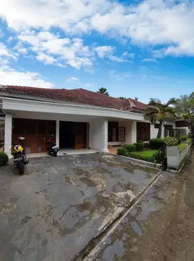 Disewakan Rumah 1 Lantai Bisa Utk Silent Office/Hunian Area Kemang