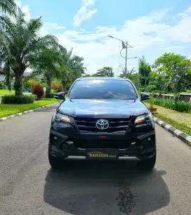 TOYOTA FORTUNER 2.4 VRZ TRD DIESEL AT 2017