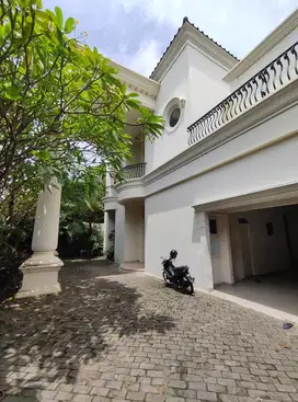 Disewakan Rumah Mewah Siap Huni Lokasi Tenang Area Kemang