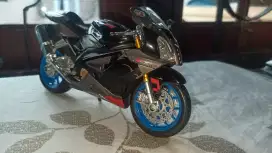 Diecast Motor Aprilia 1:12