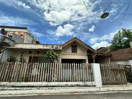 Dijual rumah BU