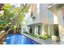 Disewakan Rumah Baru Asri Cantik, lokasi gaharu cipete