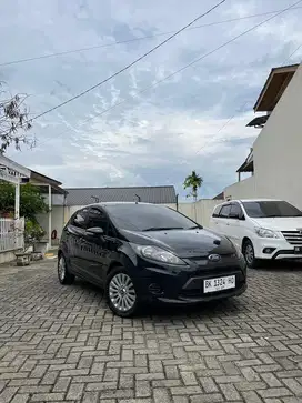 Ford friesta 1.4cc  Trend A/T 2010 low km ori